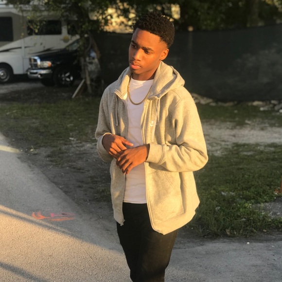 Meet your Posher, Jason - Picture 2 of 3